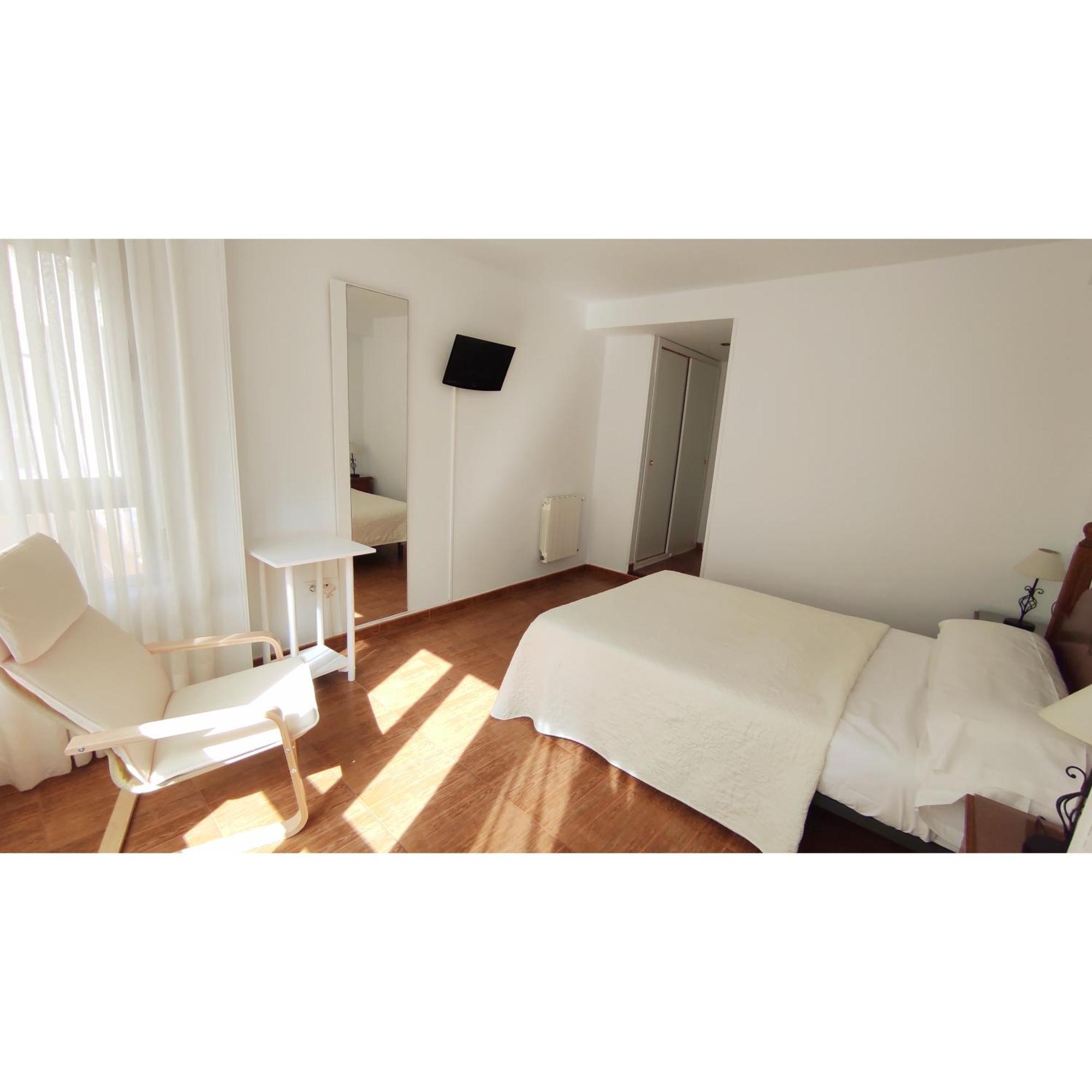 Pension Villa ** كوميلاس المظهر الخارجي الصورة