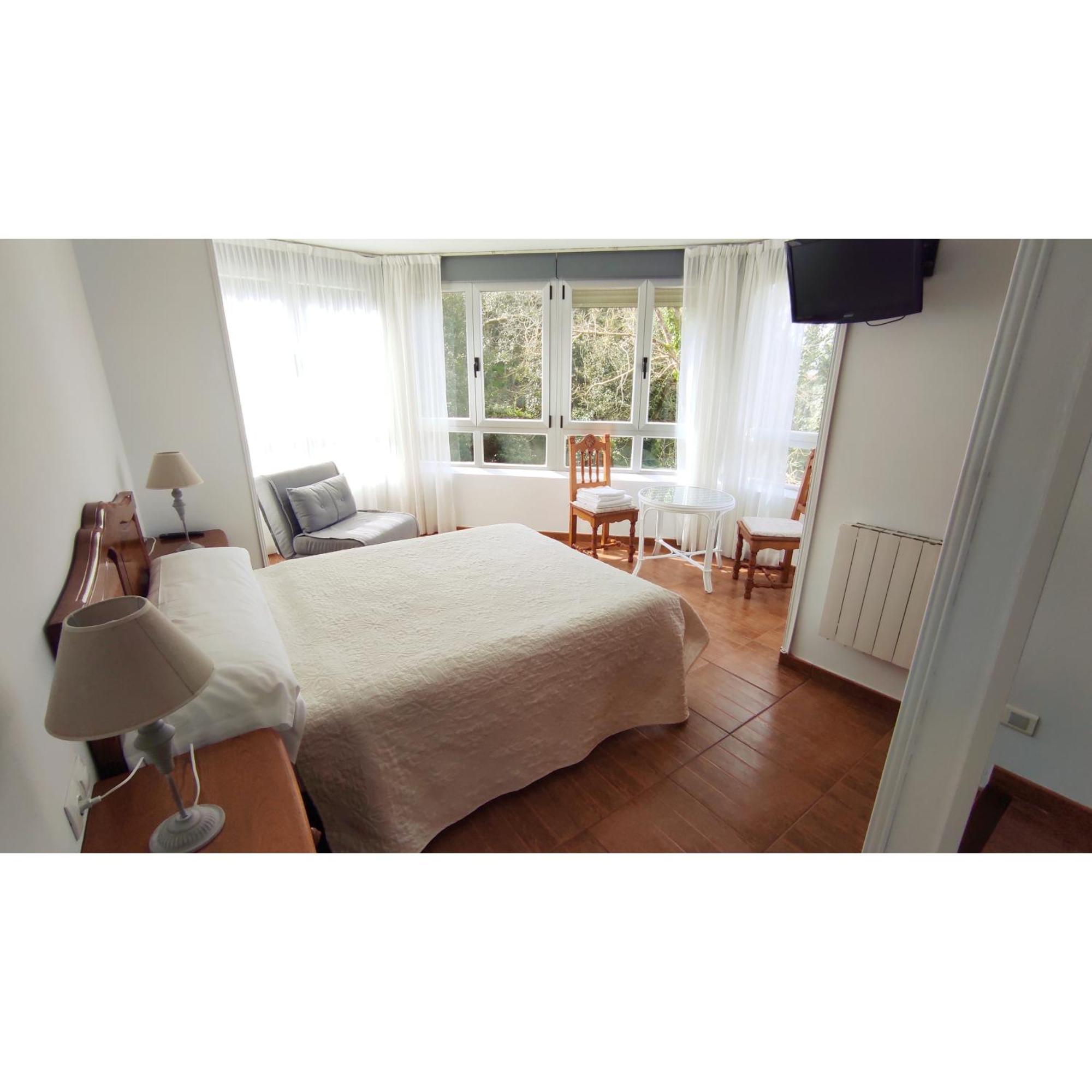 Pension Villa ** كوميلاس المظهر الخارجي الصورة