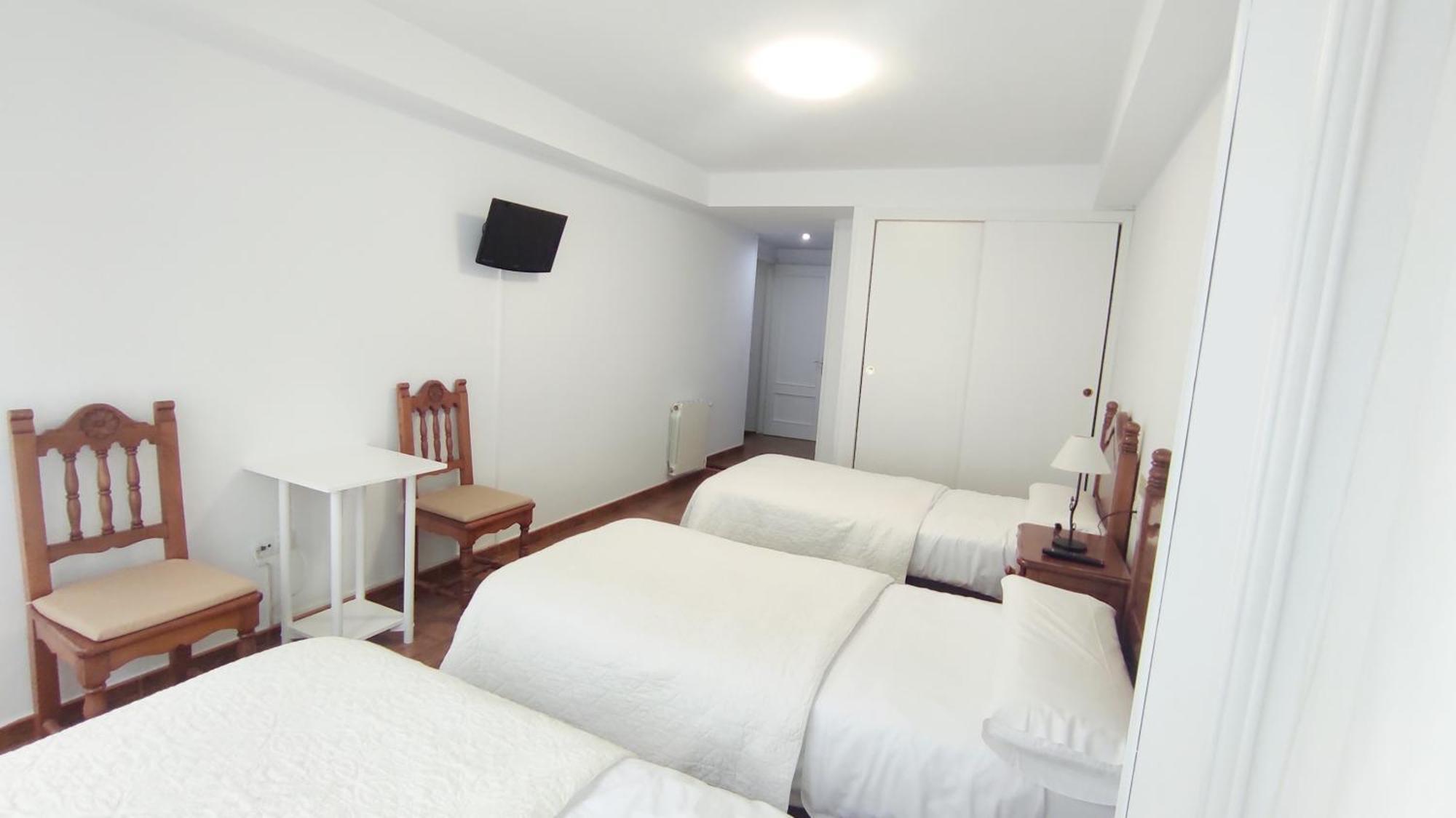 Pension Villa ** كوميلاس المظهر الخارجي الصورة